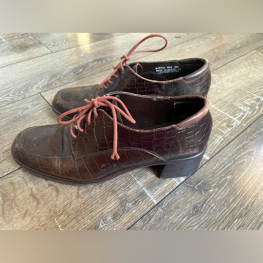 🤎 ROCKPORT Crocodile-Patterned Leather heeled loafers 👞 GUC